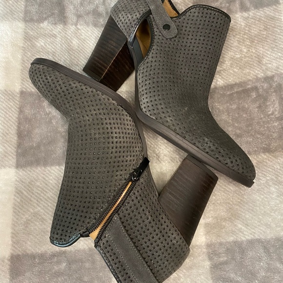 Franco Sarto Dale 2 Heeled Ankle Boot Gray Suede 10M - Picture 5 of 6
